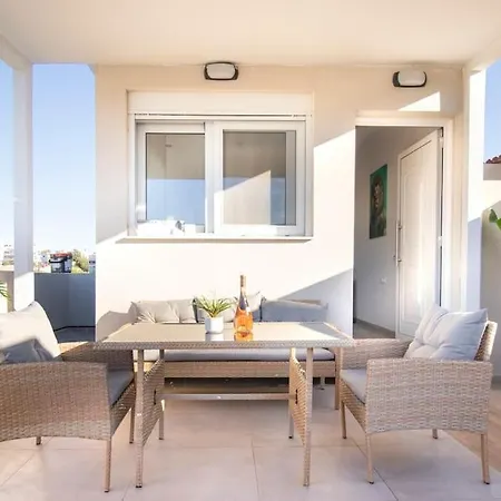 Elegant Suite Near Beach 7 Gazi Exterior photo
