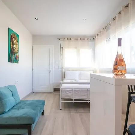 Elegant Suite Near Beach 7 Gazi Exterior photo